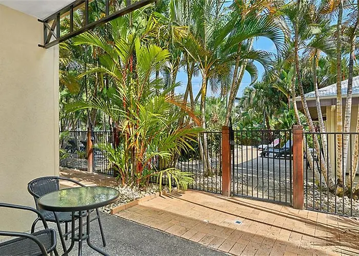 Trinity Beach Club Holiday Apartments